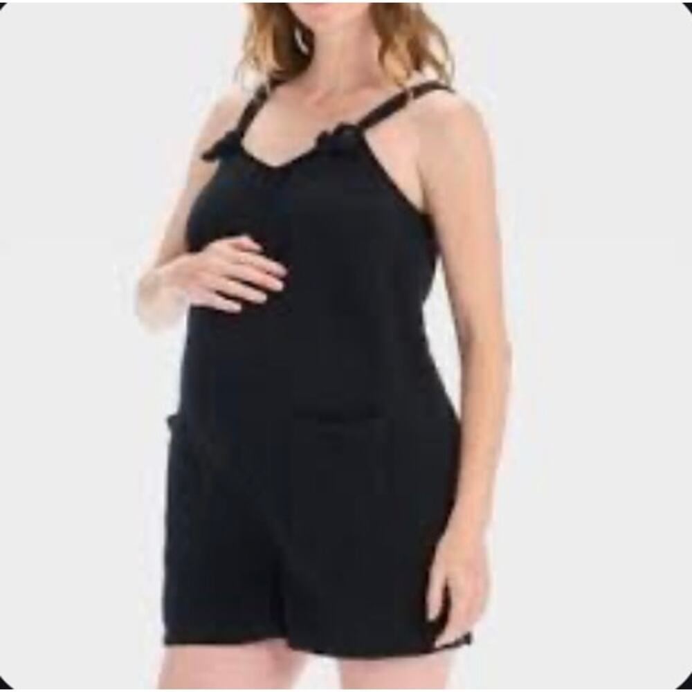 Ingrid & Isabel Maternity Black Short Romper Adjustable Straps Size Medium